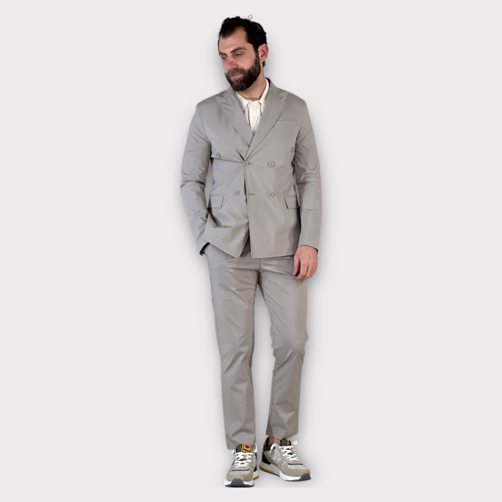 Κοστούμι Με Σταυρωτο Κούμπωμα Beige