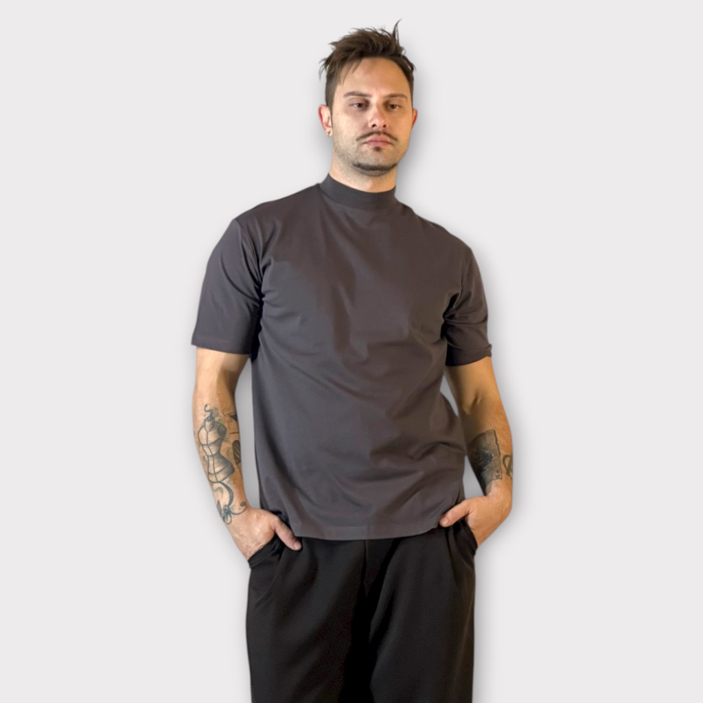 IMG 3318 T-shirt Comfort fit Cafe Με Ψηλό Λαιμό